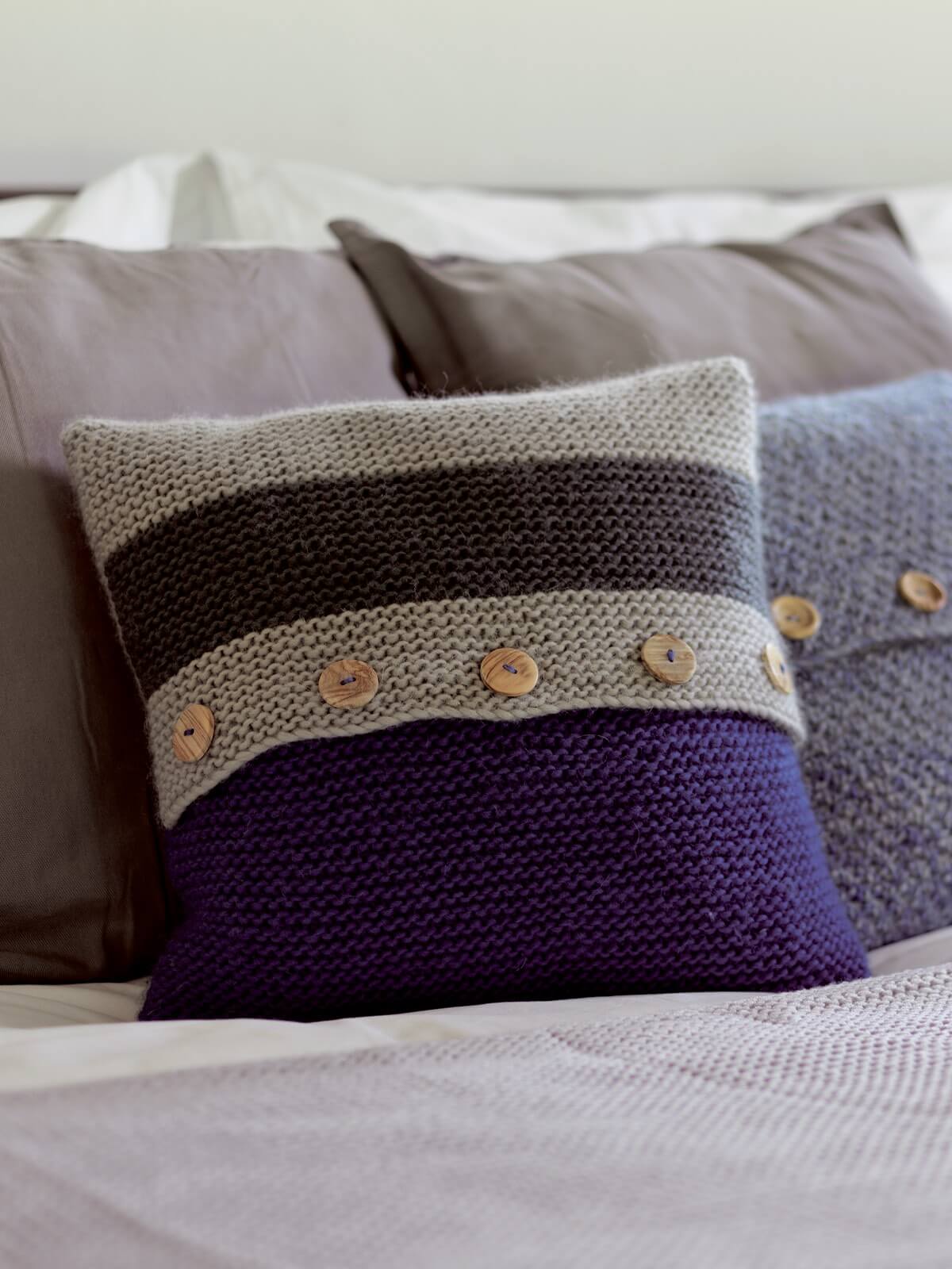 wys_retreat_chunky_roving_l_the_perfect_retreat_hygge_simple_envelope_cushions_01_v_72_1